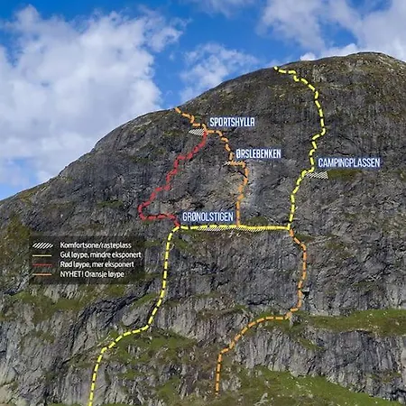 Peaceful Oasis. Panoramic Forest- & Mountain View. Sauna. 木屋