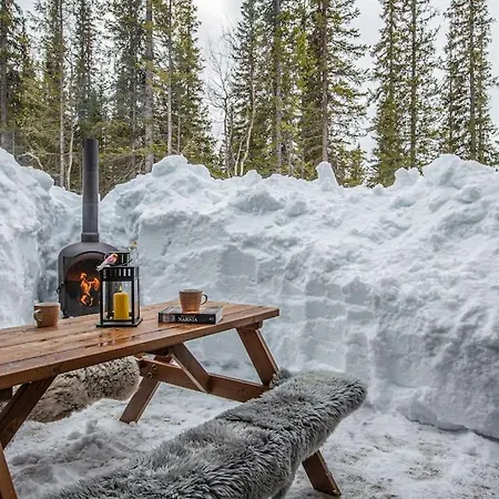 木屋 Peaceful Oasis. Panoramic Forest- & Mountain View. Sauna. *