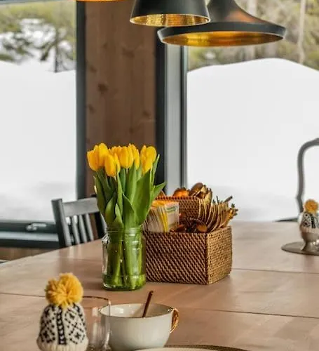 Peaceful Oasis. Panoramic Forest- & Mountain View. Sauna. Chalet